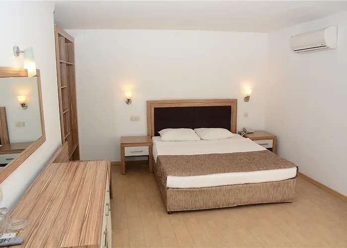 The Garden Hotel 4*
