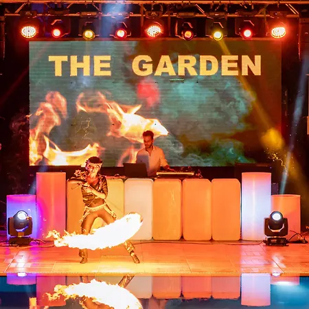 Отель The Garden 4*
